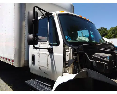 INTERNATIONAL 4300 CAB