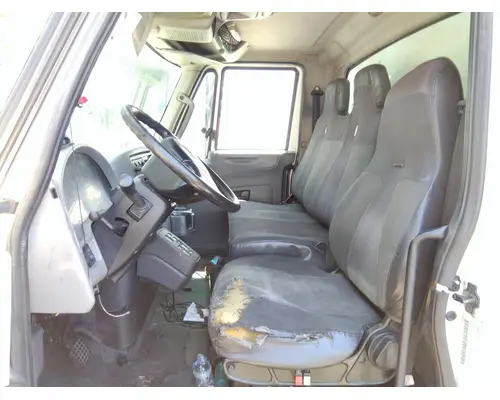 INTERNATIONAL 4300 CAB