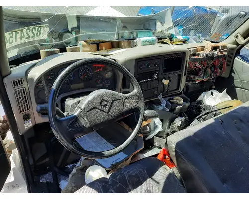INTERNATIONAL 4300 CAB