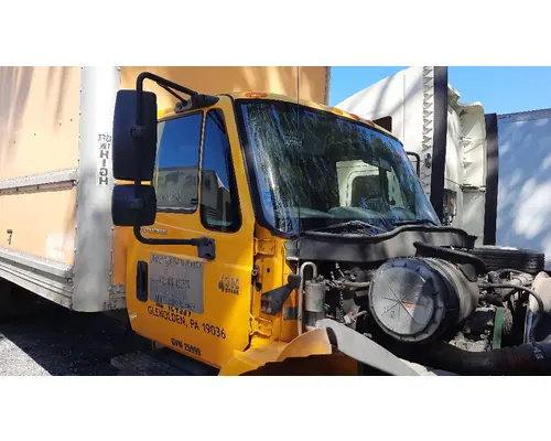 INTERNATIONAL 4300 CAB