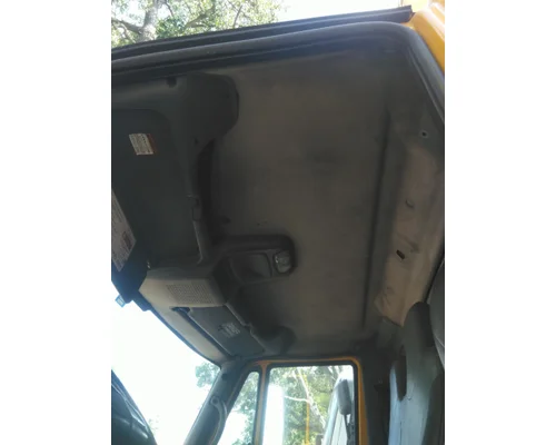 INTERNATIONAL 4300 CAB