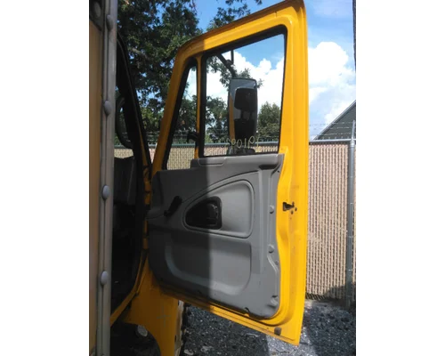 INTERNATIONAL 4300 CAB