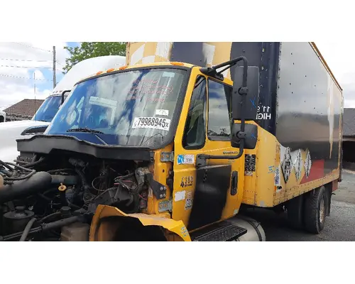 INTERNATIONAL 4300 CAB