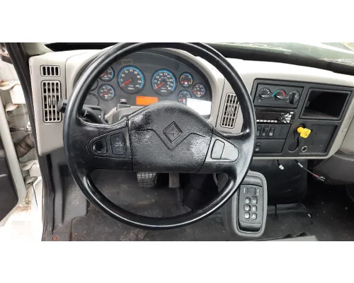 INTERNATIONAL 4300 CAB
