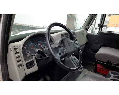 INTERNATIONAL 4300 CAB