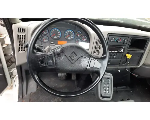 INTERNATIONAL 4300 CAB