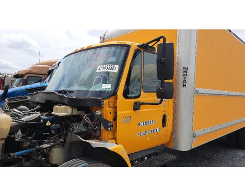 INTERNATIONAL 4300 CAB