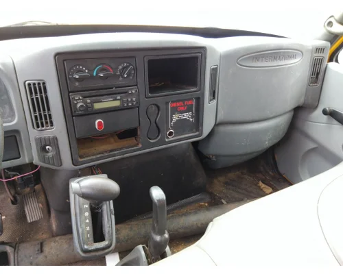 INTERNATIONAL 4300 CAB