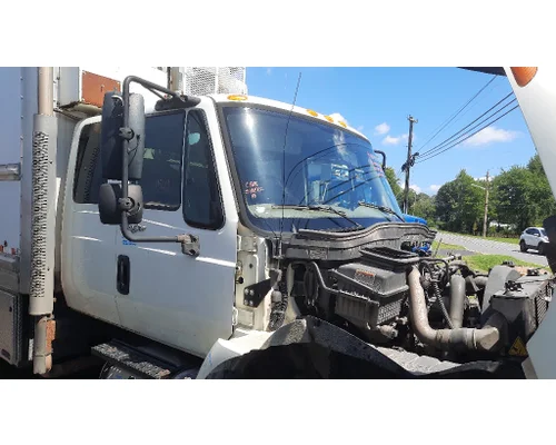 INTERNATIONAL 4300 CAB