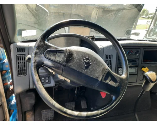 INTERNATIONAL 4300 CAB
