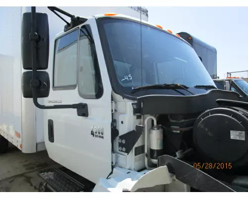 INTERNATIONAL 4300 CAB