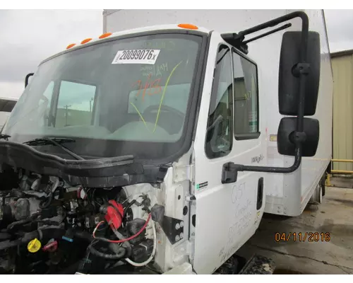 INTERNATIONAL 4300 CAB