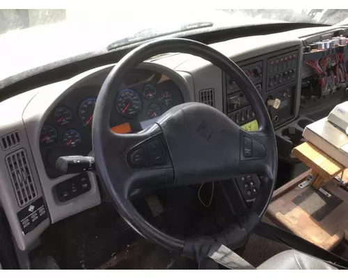 INTERNATIONAL 4300 CAB