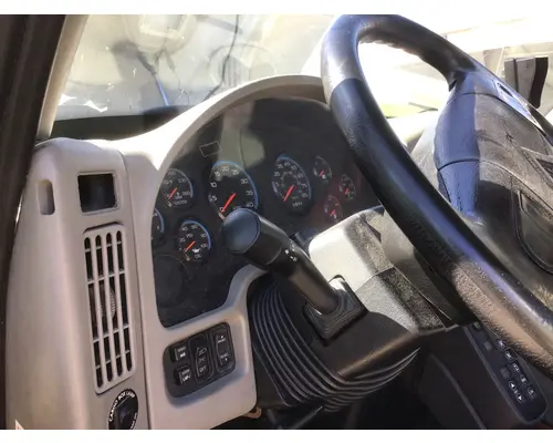INTERNATIONAL 4300 CAB