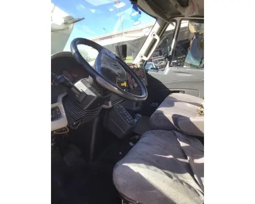 INTERNATIONAL 4300 CAB