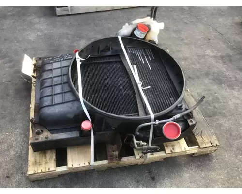 INTERNATIONAL 4300 COOLING ASSEMBLY (RAD, COND, ATAAC)