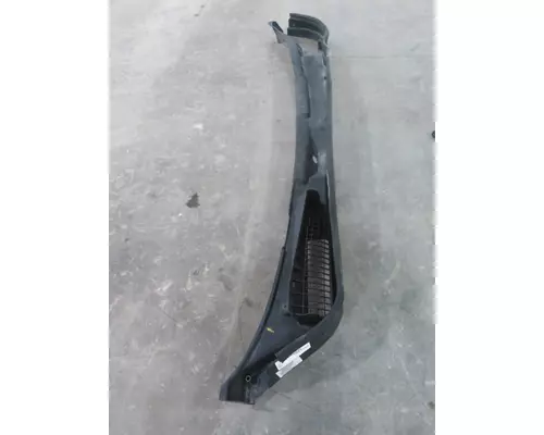 INTERNATIONAL 4300 COWL