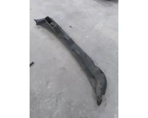INTERNATIONAL 4300 COWL