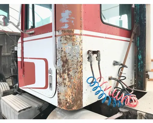 INTERNATIONAL 4300 Cab Assembly