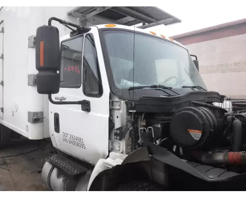 INTERNATIONAL 4300 Cab Clip