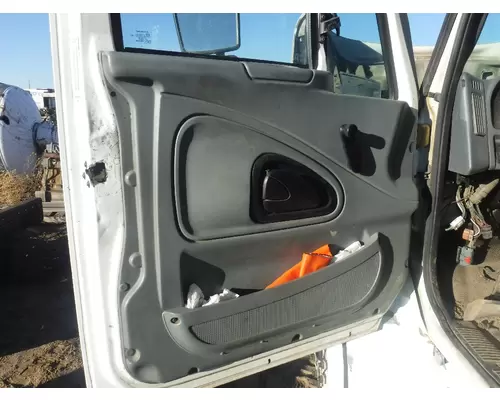 INTERNATIONAL 4300 Cab Clip