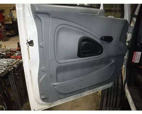 INTERNATIONAL 4300 Cab Clip