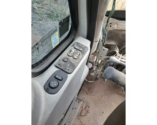 INTERNATIONAL 4300 Cab Mount