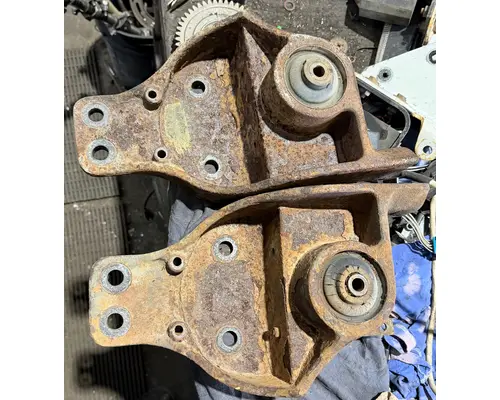 INTERNATIONAL 4300 Cab Mount