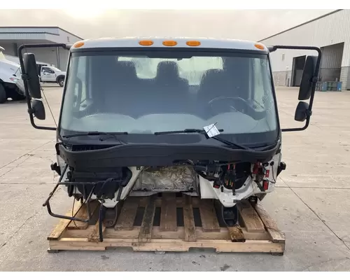 INTERNATIONAL 4300 Cab