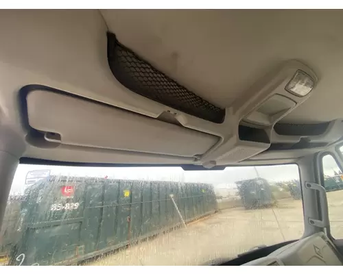 INTERNATIONAL 4300 Cab