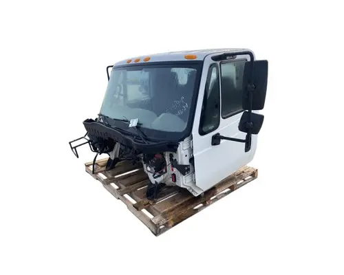 INTERNATIONAL 4300 Cab