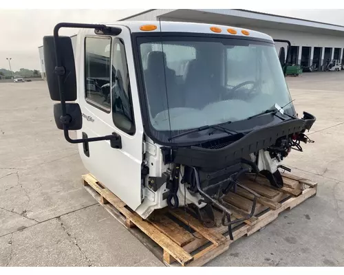 INTERNATIONAL 4300 Cab