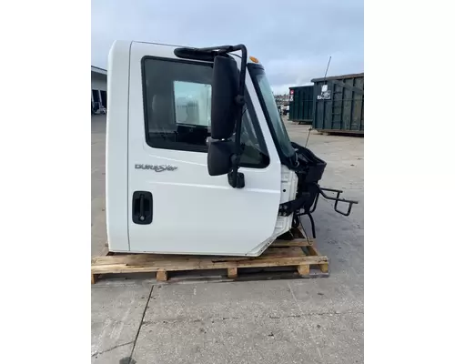 INTERNATIONAL 4300 Cab