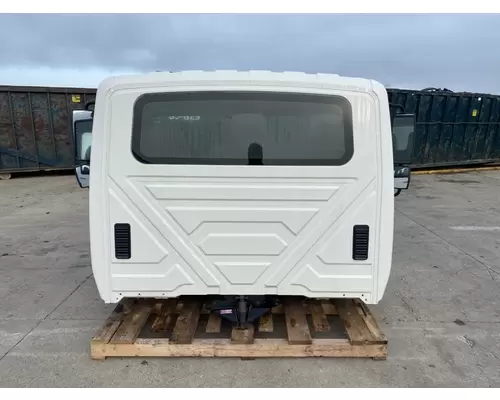 INTERNATIONAL 4300 Cab