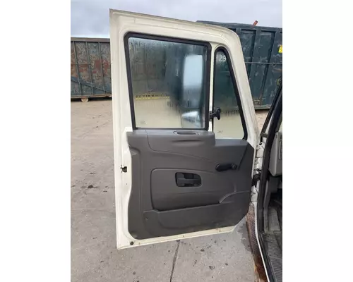 INTERNATIONAL 4300 Cab