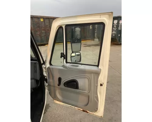 INTERNATIONAL 4300 Cab