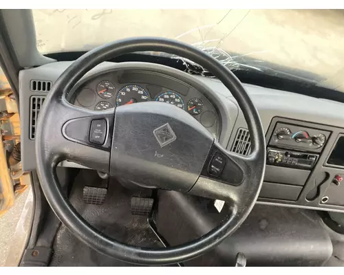 INTERNATIONAL 4300 Cab