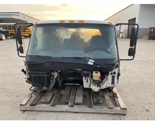 INTERNATIONAL 4300 Cab