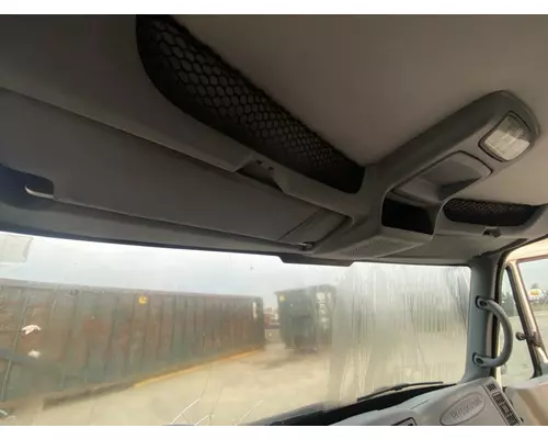 INTERNATIONAL 4300 Cab
