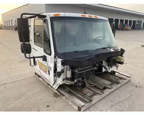 INTERNATIONAL 4300 Cab
