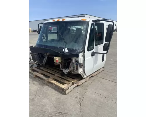 INTERNATIONAL 4300 Cab