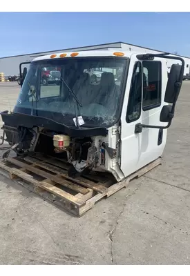 INTERNATIONAL 4300 Cab