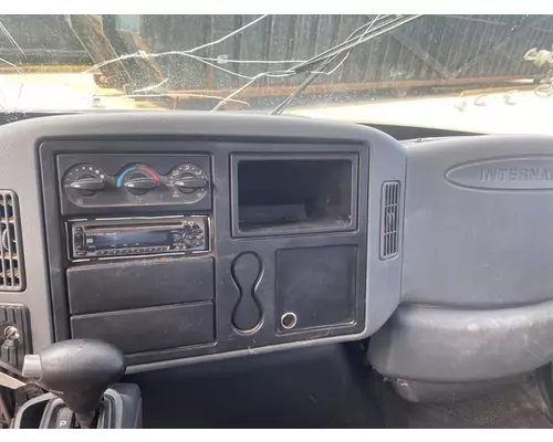 INTERNATIONAL 4300 Cab