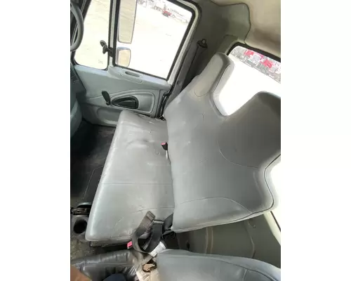 INTERNATIONAL 4300 Cab