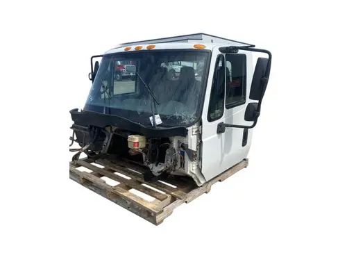 INTERNATIONAL 4300 Cab