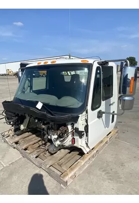 INTERNATIONAL 4300 Cab