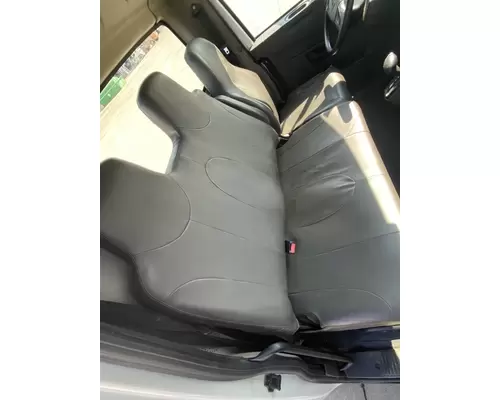 INTERNATIONAL 4300 Cab