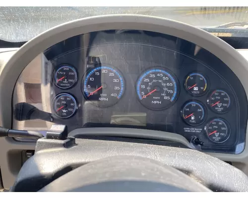INTERNATIONAL 4300 Cab