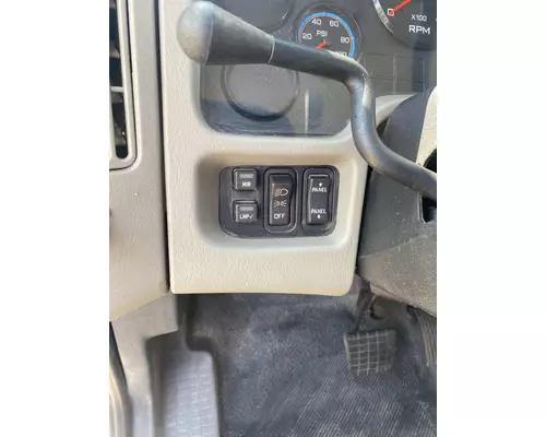 INTERNATIONAL 4300 Cab