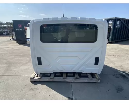 INTERNATIONAL 4300 Cab